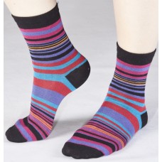 женские носки с мелкими полосками и с широкими в середине L-L027